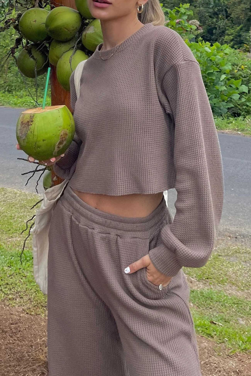 Elegantly Styled Pants for Everyday Wear