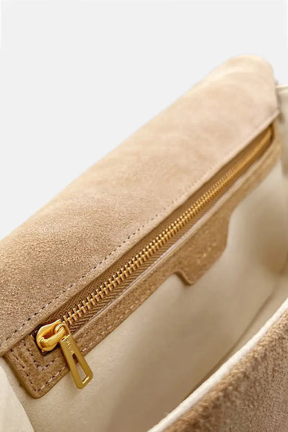 Sophisticated Bag with a Clean Classic Look