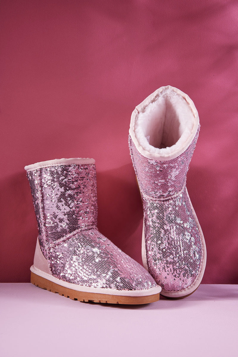 Beautifully Finished Boots in a Timeless Design