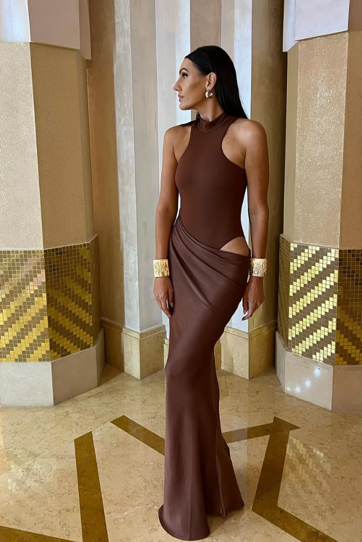 Sophisticated Dress with a Clean Classic Look
