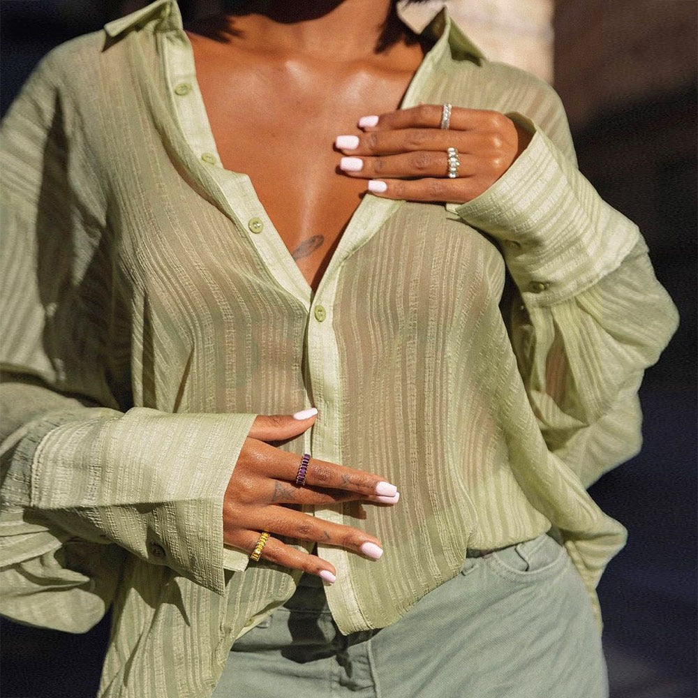 Well Tailored Cardigan with a Graceful Silhouette