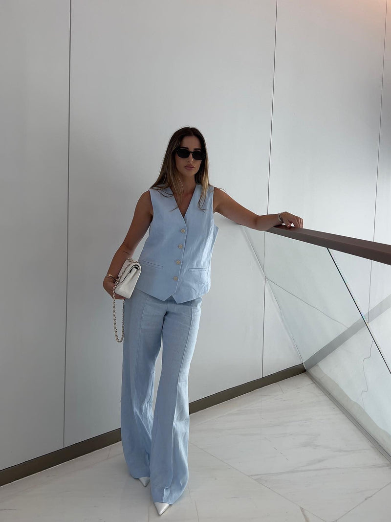 Sophisticated Pants with a Clean Classic Look