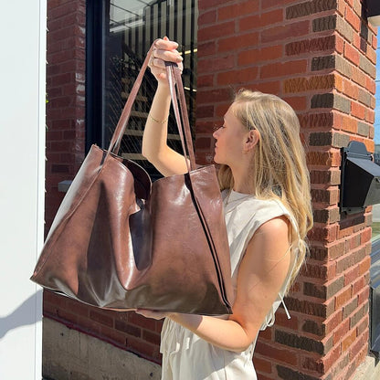 Effortlessly Elegant Bag with a Timeless Design