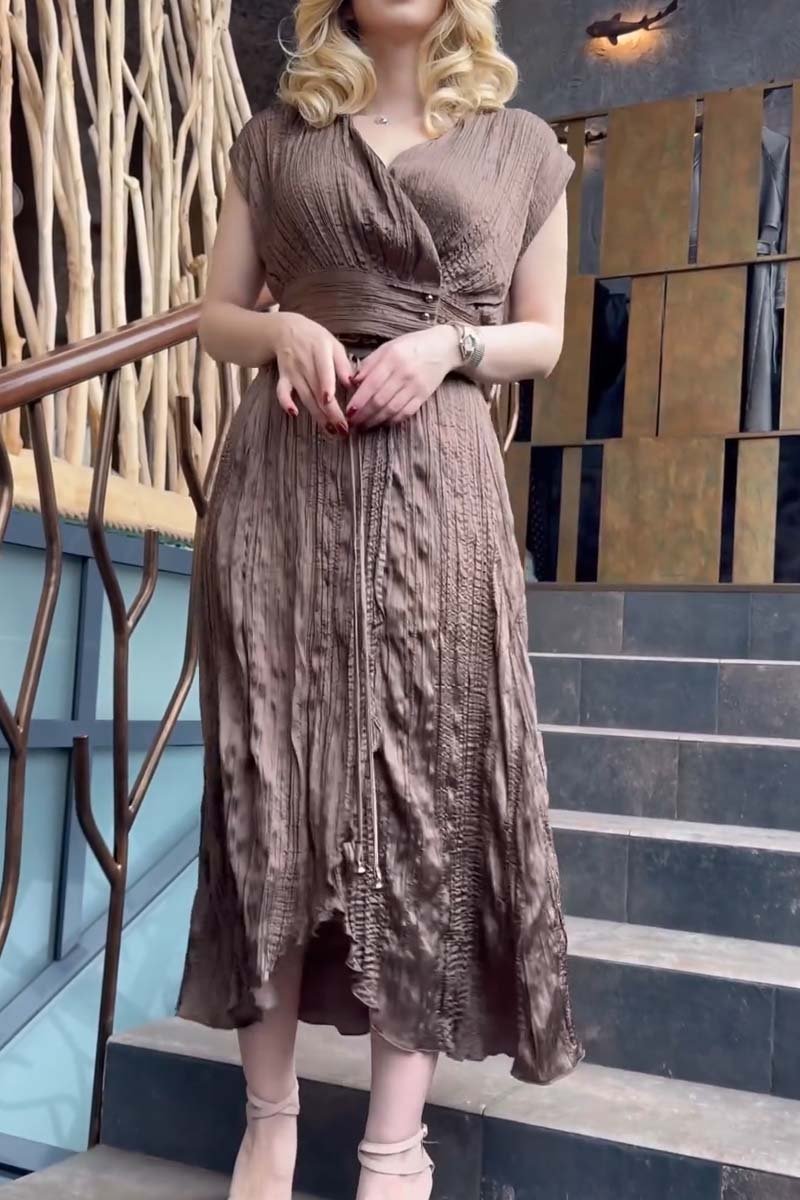 Polished Dress with an Effortless Classic Look