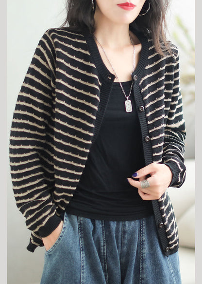 Effortlessly Elegant Sweater with a Timeless Design