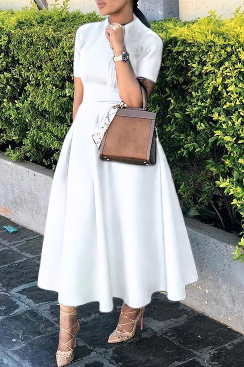 Beautifully Finished Dress in a Timeless Design