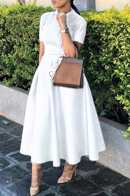 Beautifully Finished Dress in a Timeless Design