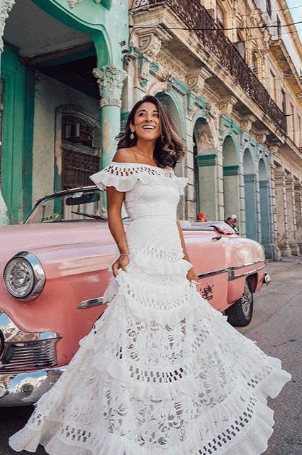 Beautifully Finished Dress in a Timeless Design