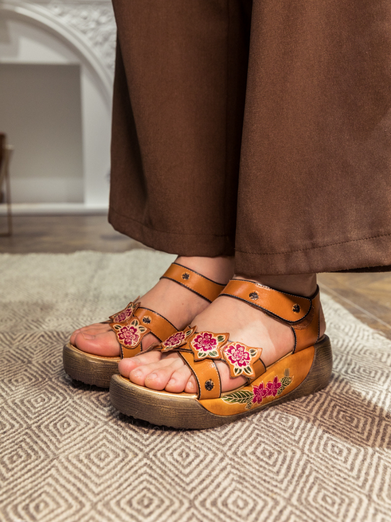 Polished Sandals with an Effortless Classic Look