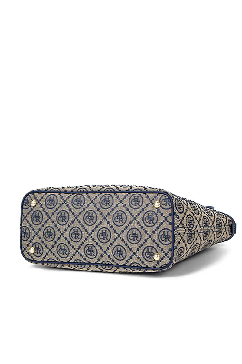 Well Tailored Bag with a Graceful Silhouette
