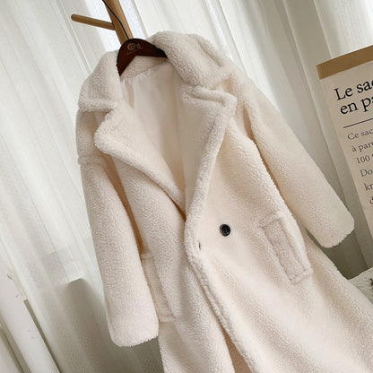 Gracefully Styled Coat for Any Occasion