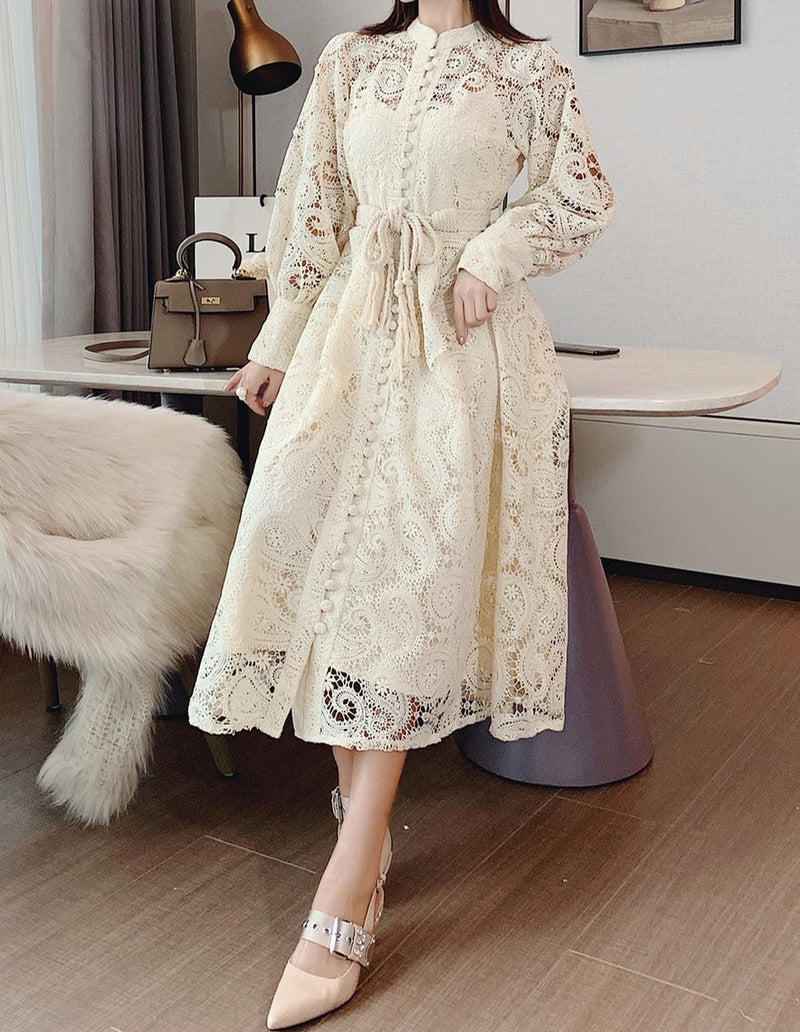 Beautifully Finished Dress in a Timeless Design