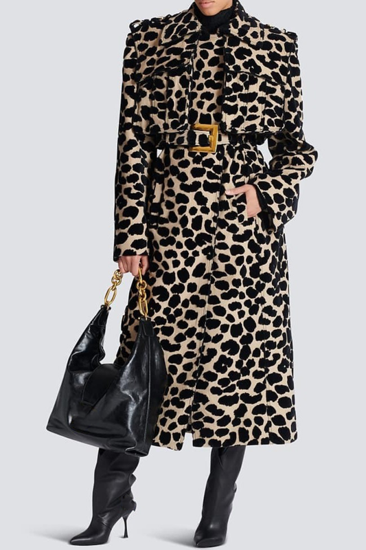Well Tailored Coat with a Graceful Silhouette