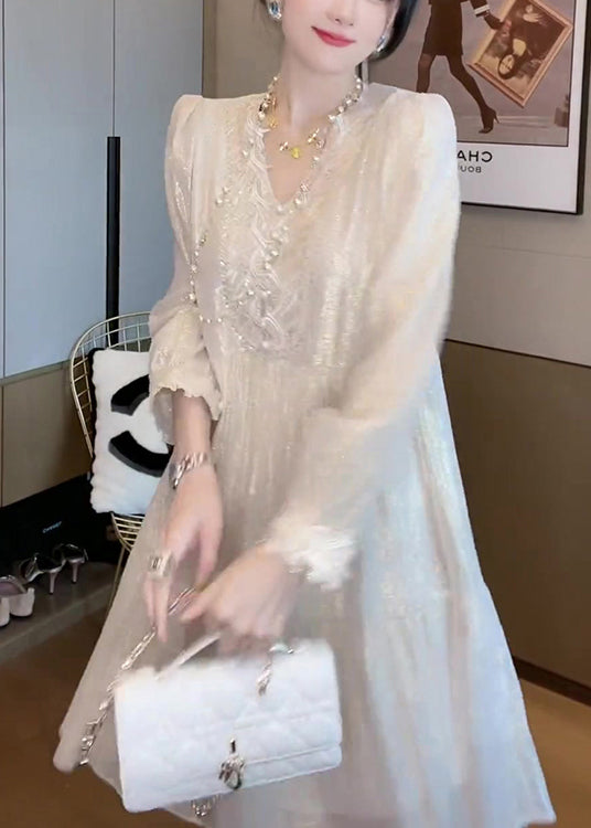 Well Tailored Dress with a Graceful Silhouette
