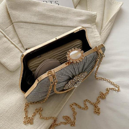 Classic Vintage Bag with a Flattering Fit
