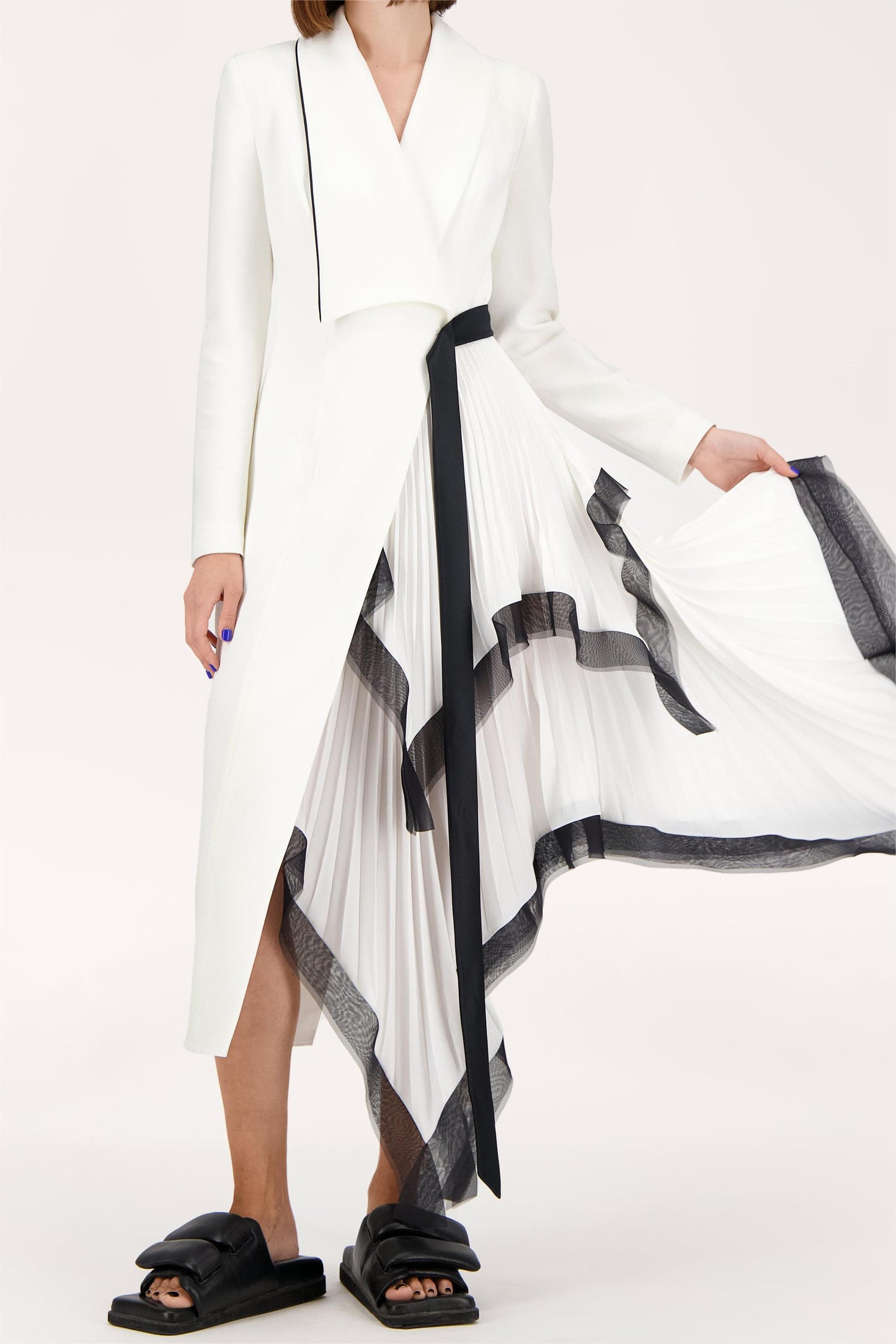 Beautifully Crafted Dress in a Classic Style