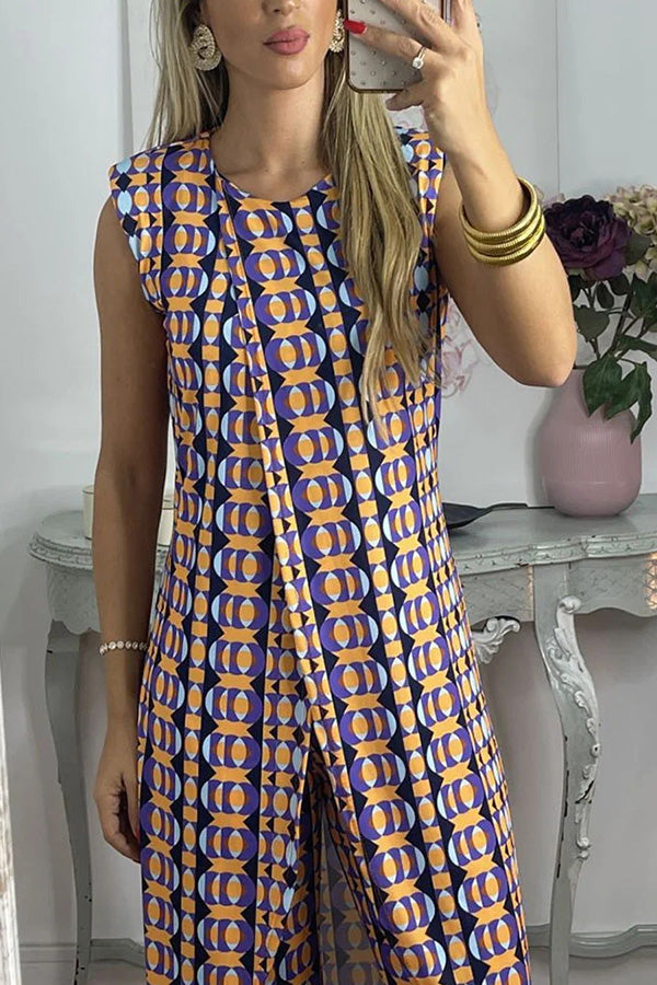 Well Tailored Top with a Graceful Silhouette