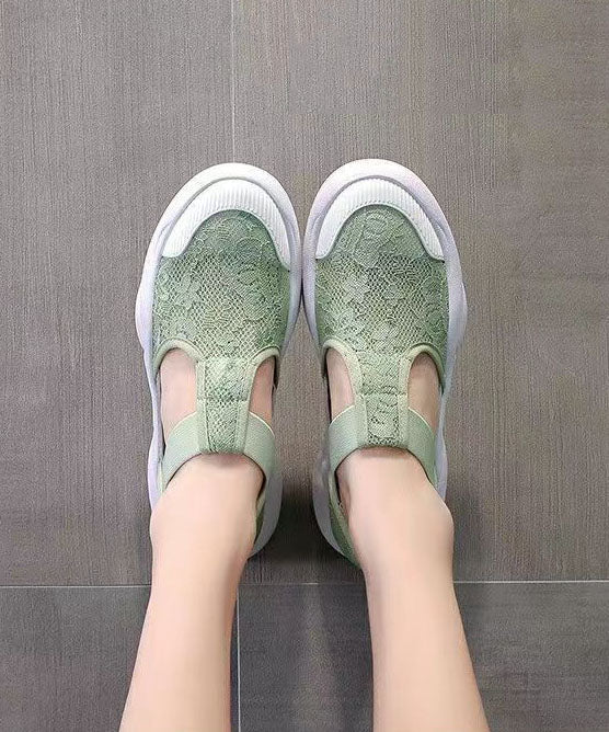 Well Tailored Sandals with a Graceful Silhouette