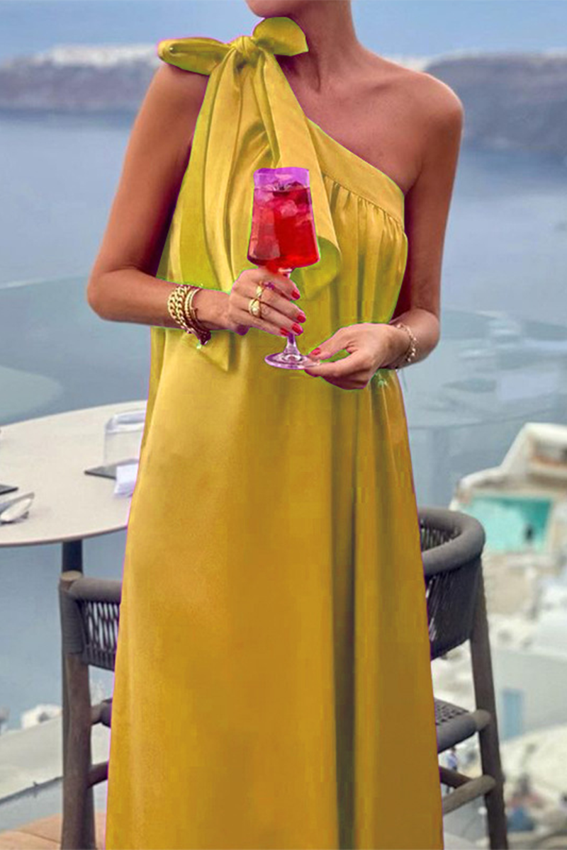 Effortlessly Elegant Dress with a Timeless Design