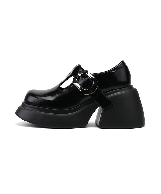 Sophisticated Garment with a Clean Classic Look