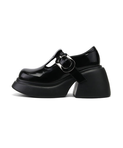 Sophisticated Garment with a Clean Classic Look