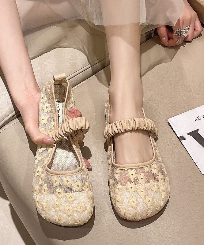 Effortlessly Elegant Sandals with a Timeless Design