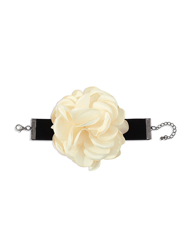 Sophisticated Garment with a Clean Classic Look
