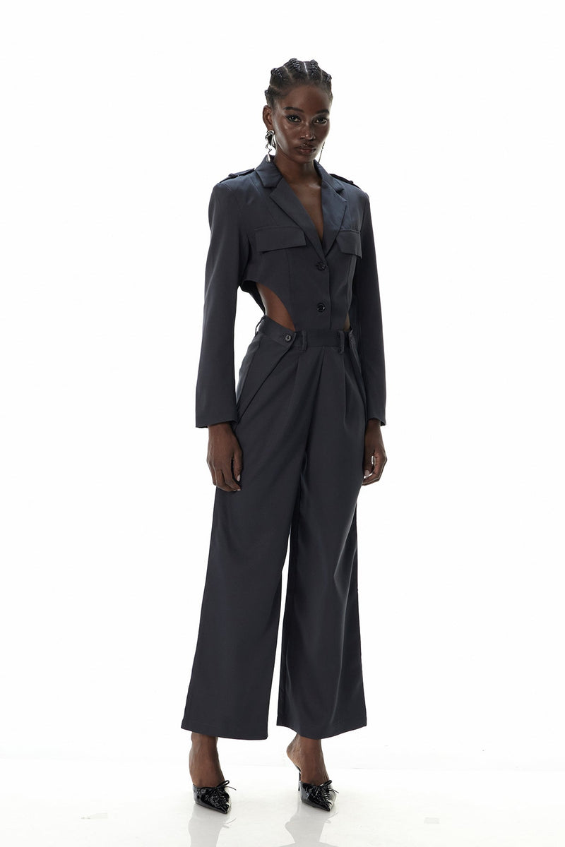 Well Tailored Pants with a Graceful Silhouette