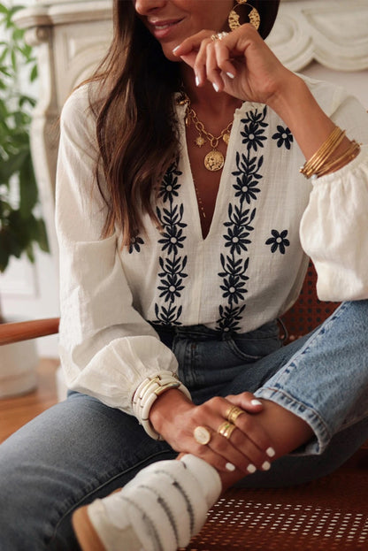 Well Tailored Blouse with a Graceful Silhouette