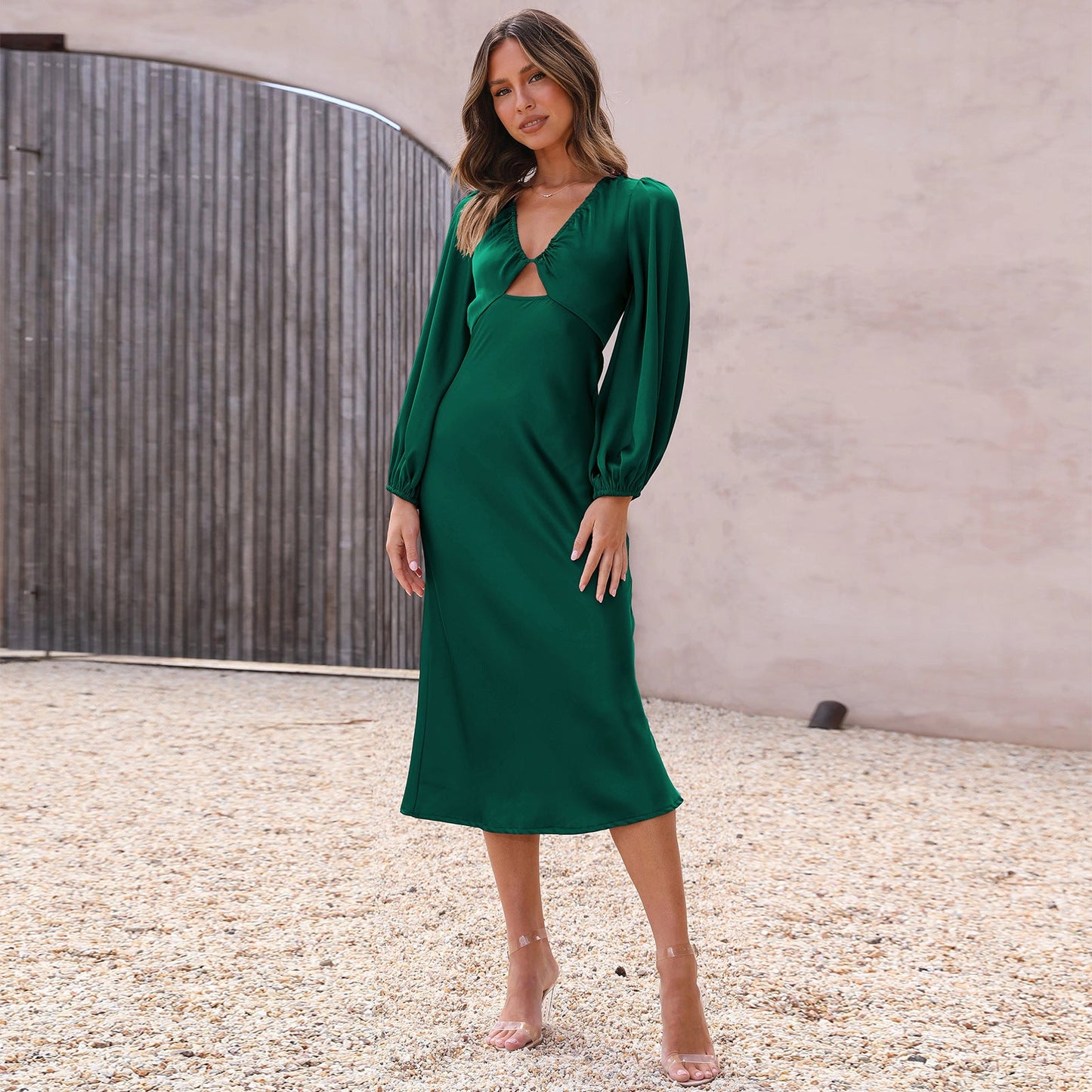 Beautifully Crafted Dress in a Classic Style
