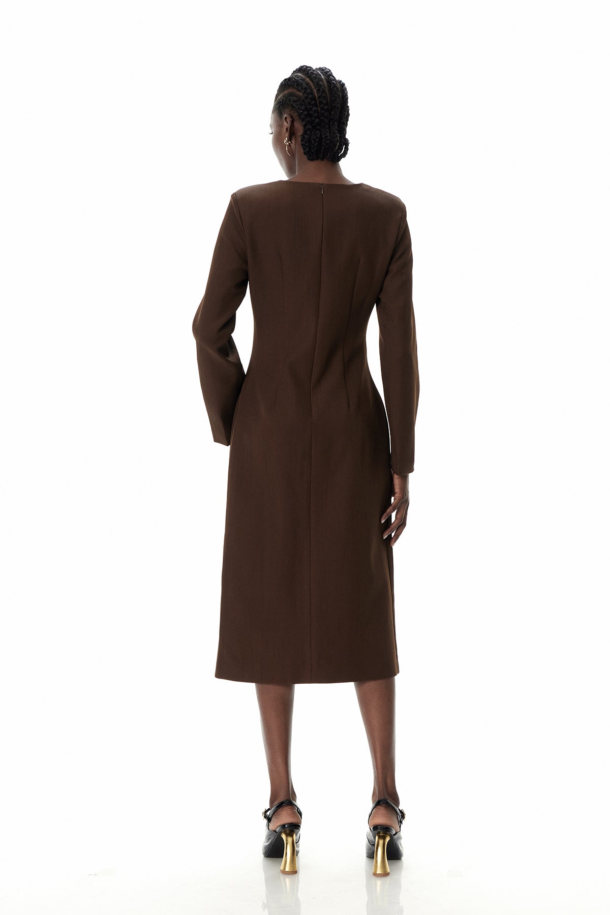 Well Tailored Dress with a Graceful Silhouette
