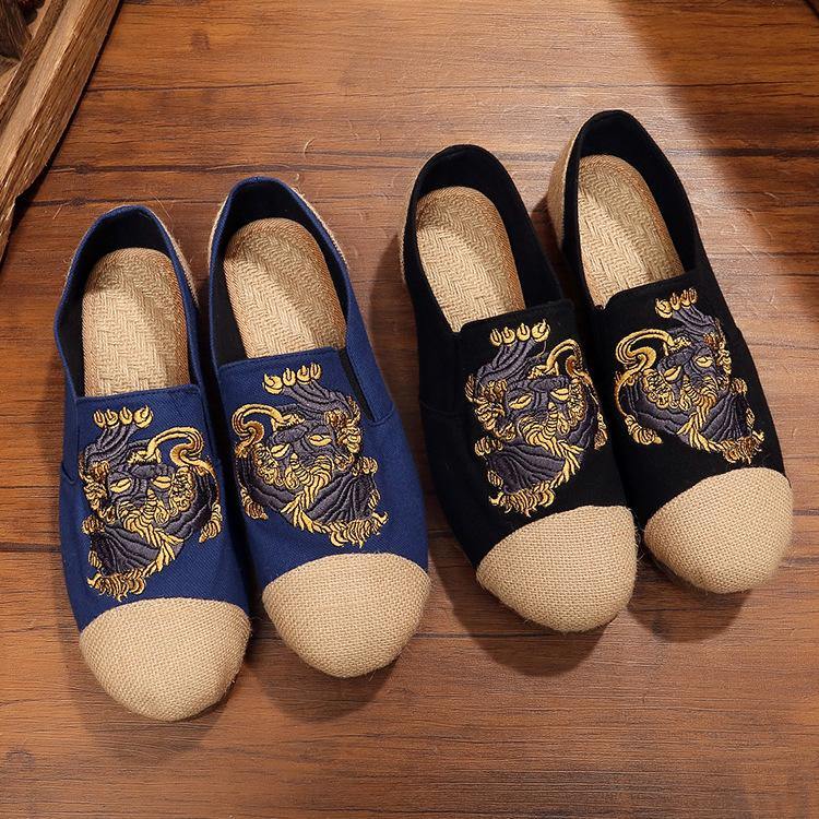 Effortlessly Elegant Shoes with a Timeless Design