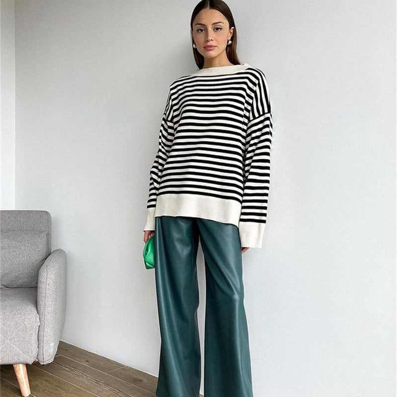 Well Tailored Sweater with a Graceful Silhouette