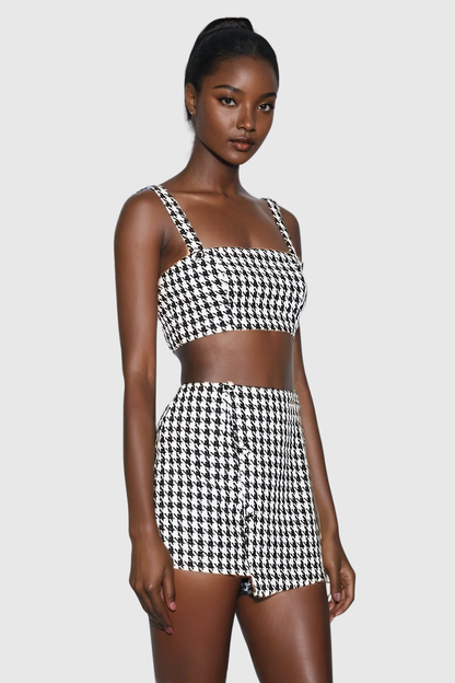 Effortlessly Elegant Garment with a Timeless Design