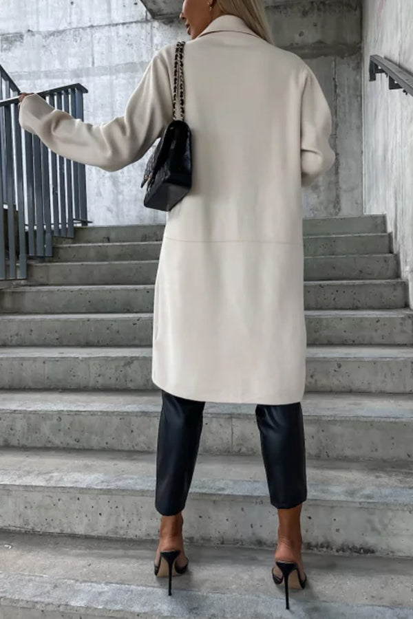 Effortlessly Elegant Coat with a Timeless Design