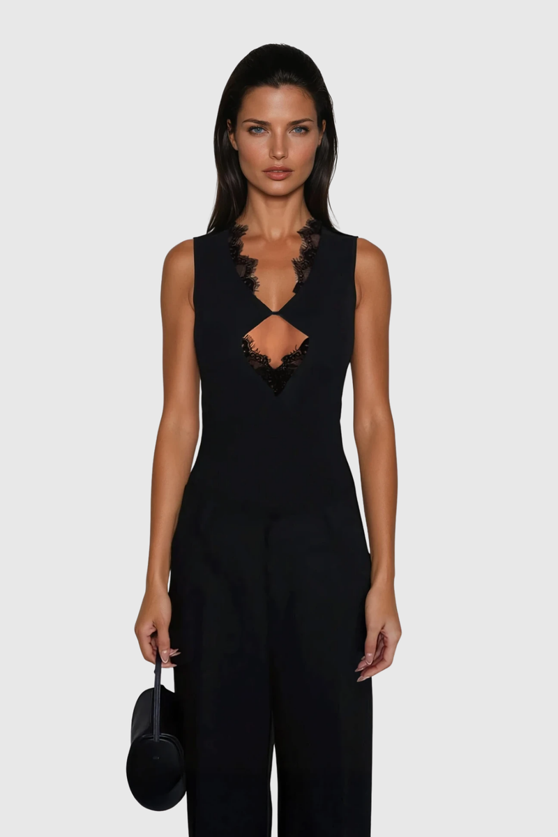 Beautifully Finished Top in a Timeless Design