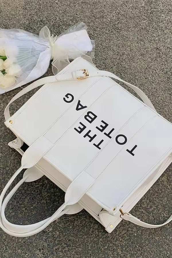 Effortlessly Elegant Bag with a Timeless Design