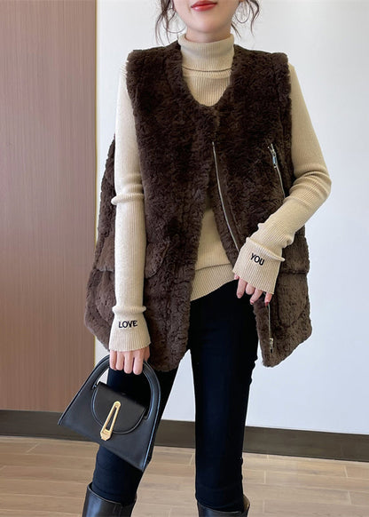 Effortlessly Elegant Garment with a Timeless Design