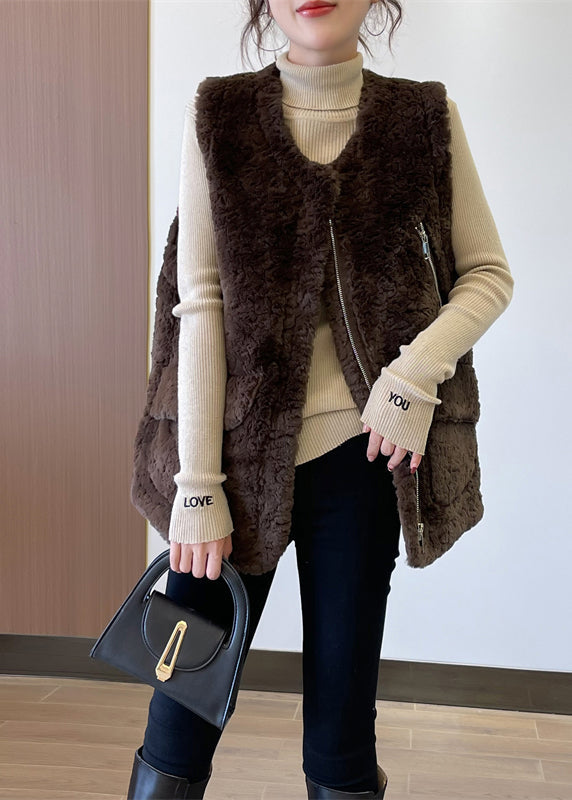 Effortlessly Elegant Garment with a Timeless Design