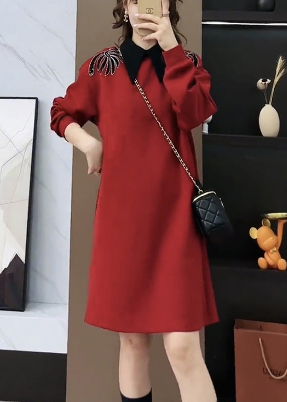 Beautifully Finished Dress in a Timeless Design