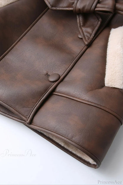 Classic Vintage & Enduringly Stylish Coat