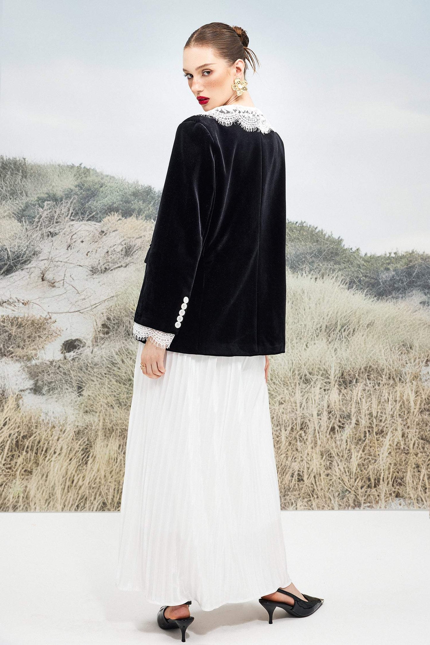 Effortlessly Elegant Garment with a Timeless Design