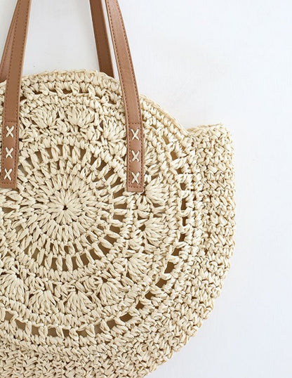 Gracefully Styled Bag for Any Occasion