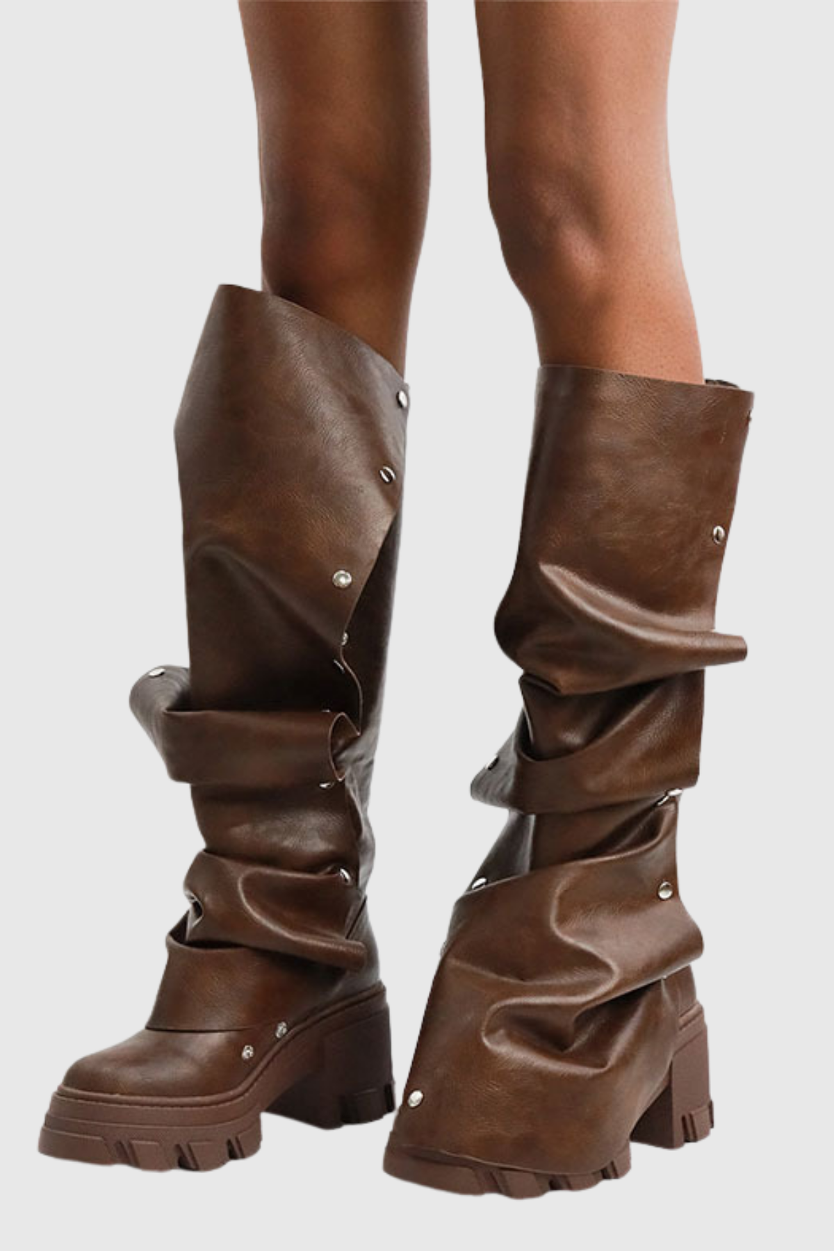 Effortlessly Elegant Boots with a Timeless Design