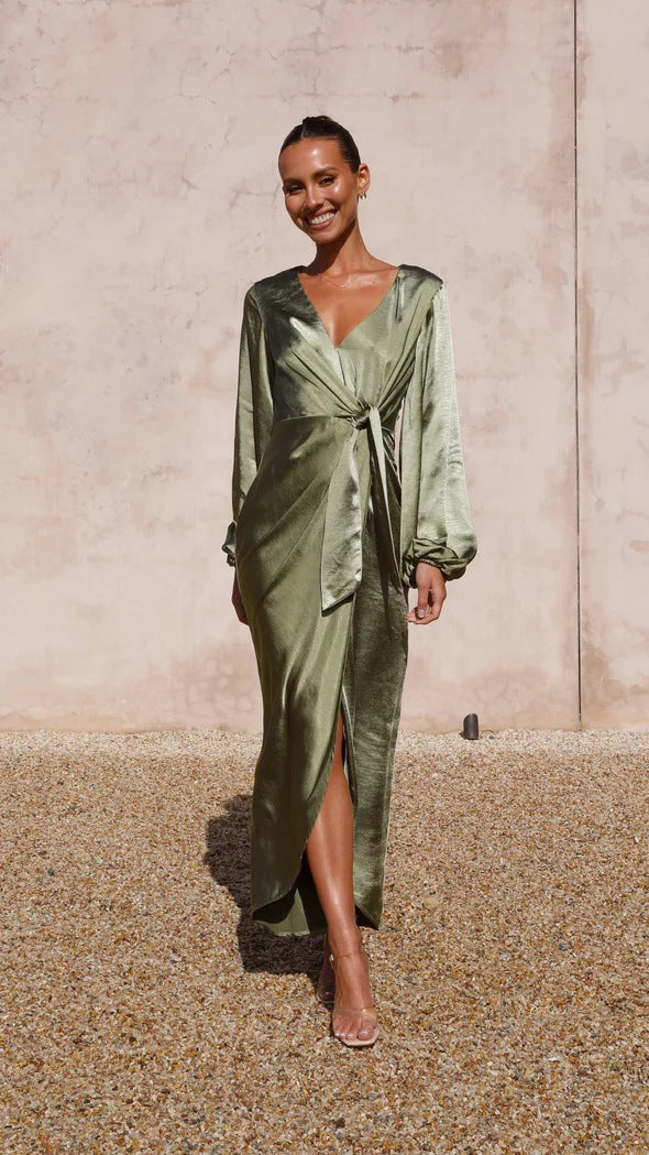 A Vintage Style Dress with Delicate Timeless Details