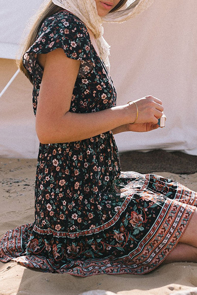 Classic Vintage Dress with a Flattering Fit