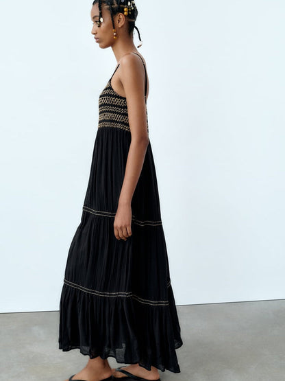 Gracefully Styled Dress for Any Occasion