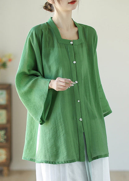 Classic Vintage Shirt with a Flattering Fit