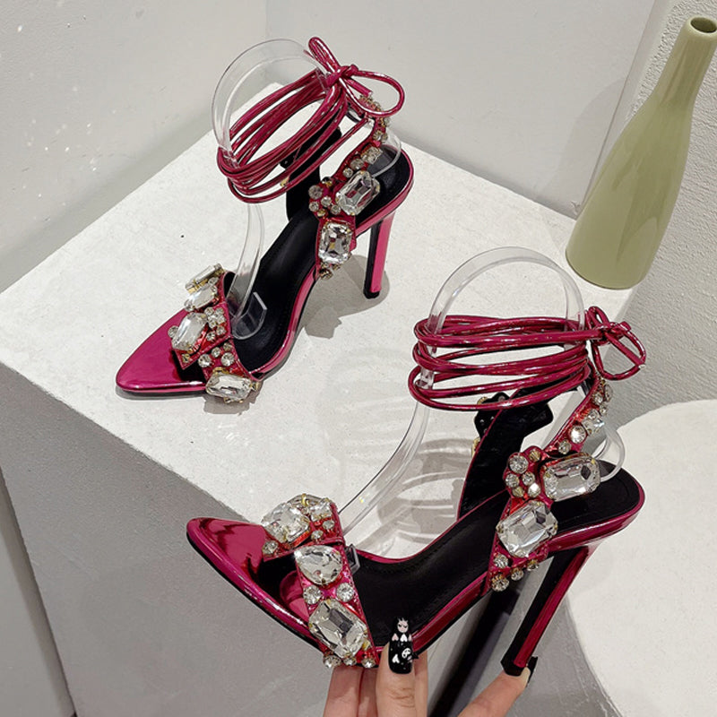 Effortlessly Elegant Heels with a Timeless Design