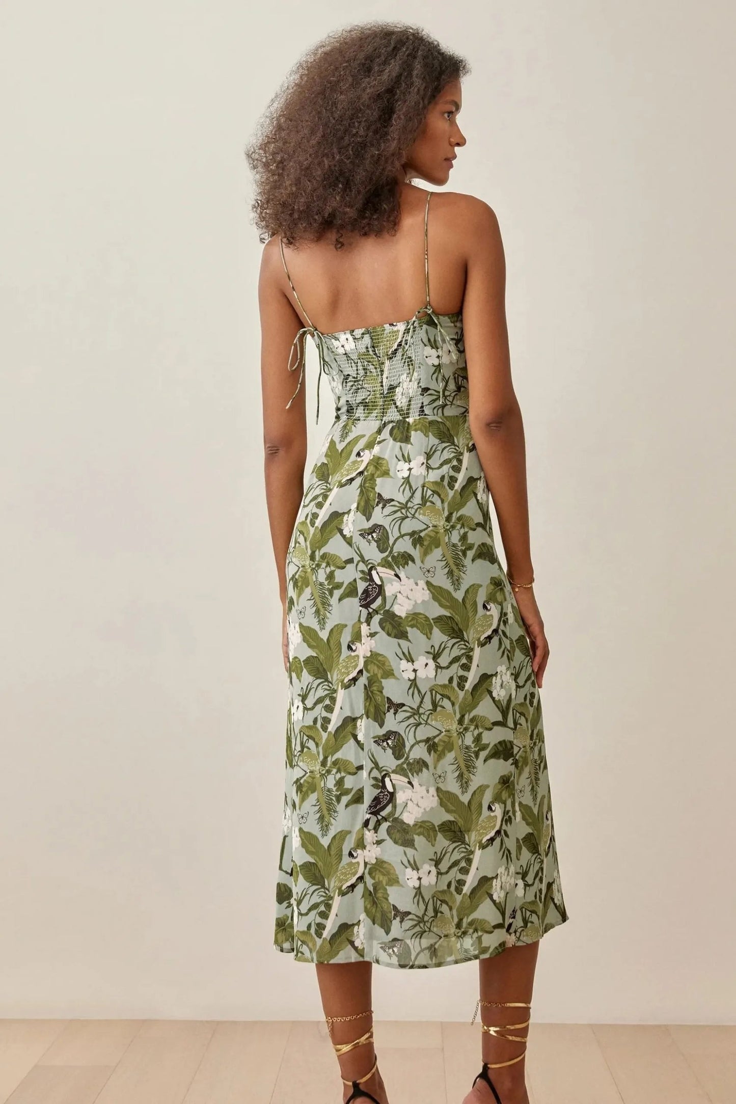 Classic Vintage Dress with a Flattering Fit